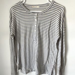 Marine Layer striped long sleeved henley shirt in size medium.